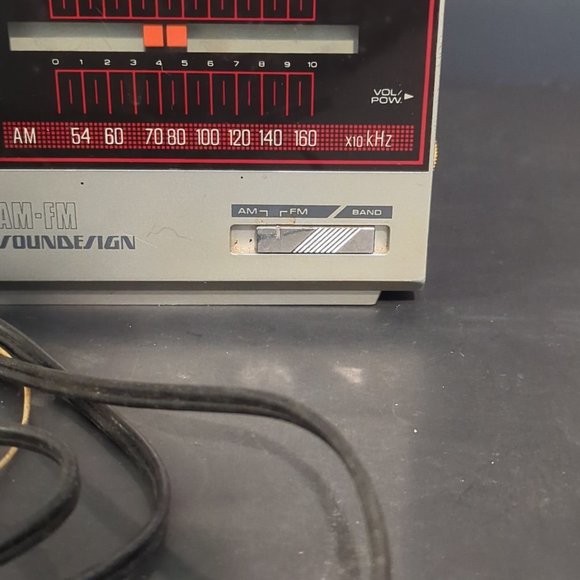 VINTAGE AM/FM ELECTRIC RADIO - Picture 5 of 7